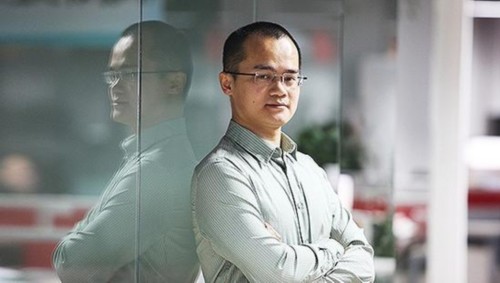 身價105億,第三次創業6年時間突破1000億,他的人生經歷很“極客”